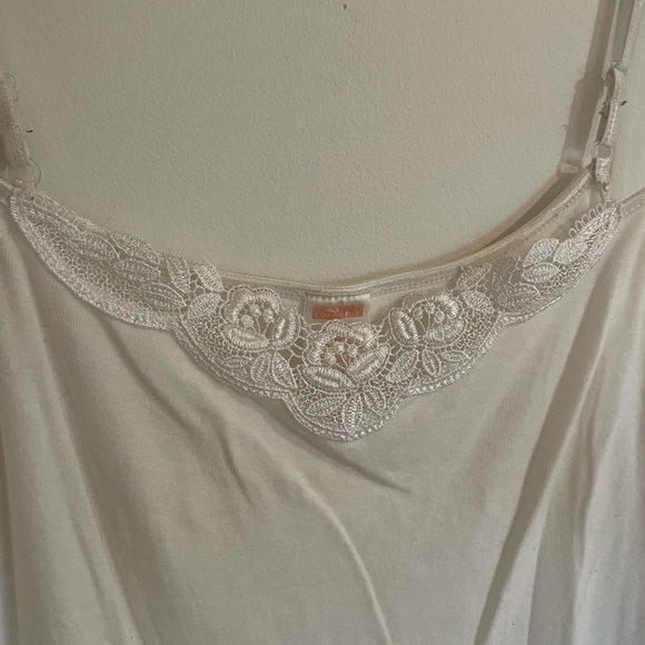 Lace cami tank top - Picture 2 of 4